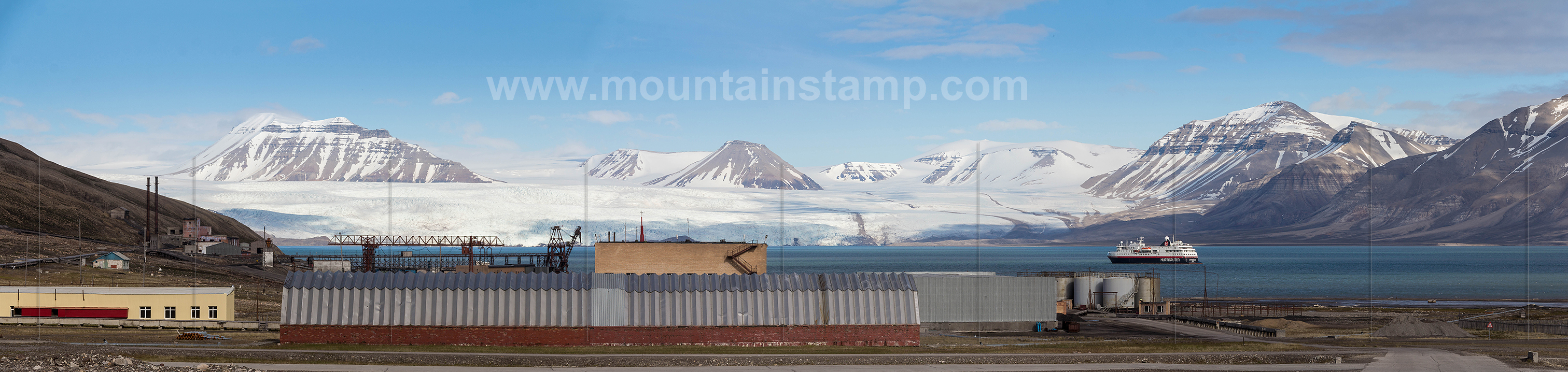 Spitsbergen Pyramiden panorama
