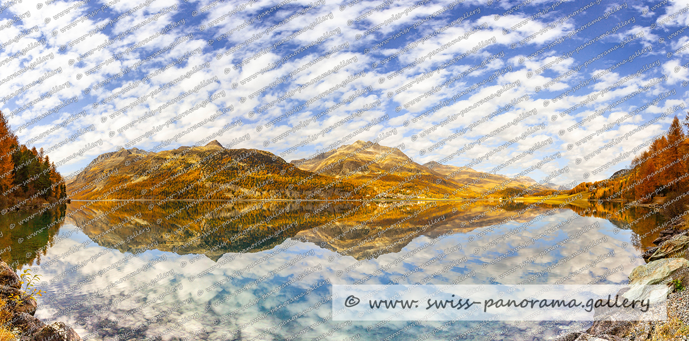 Silvaplanersee Reflektion Bergpanorama mit Altocumulus Wolken Engadin Alpenpanorama Schweiz