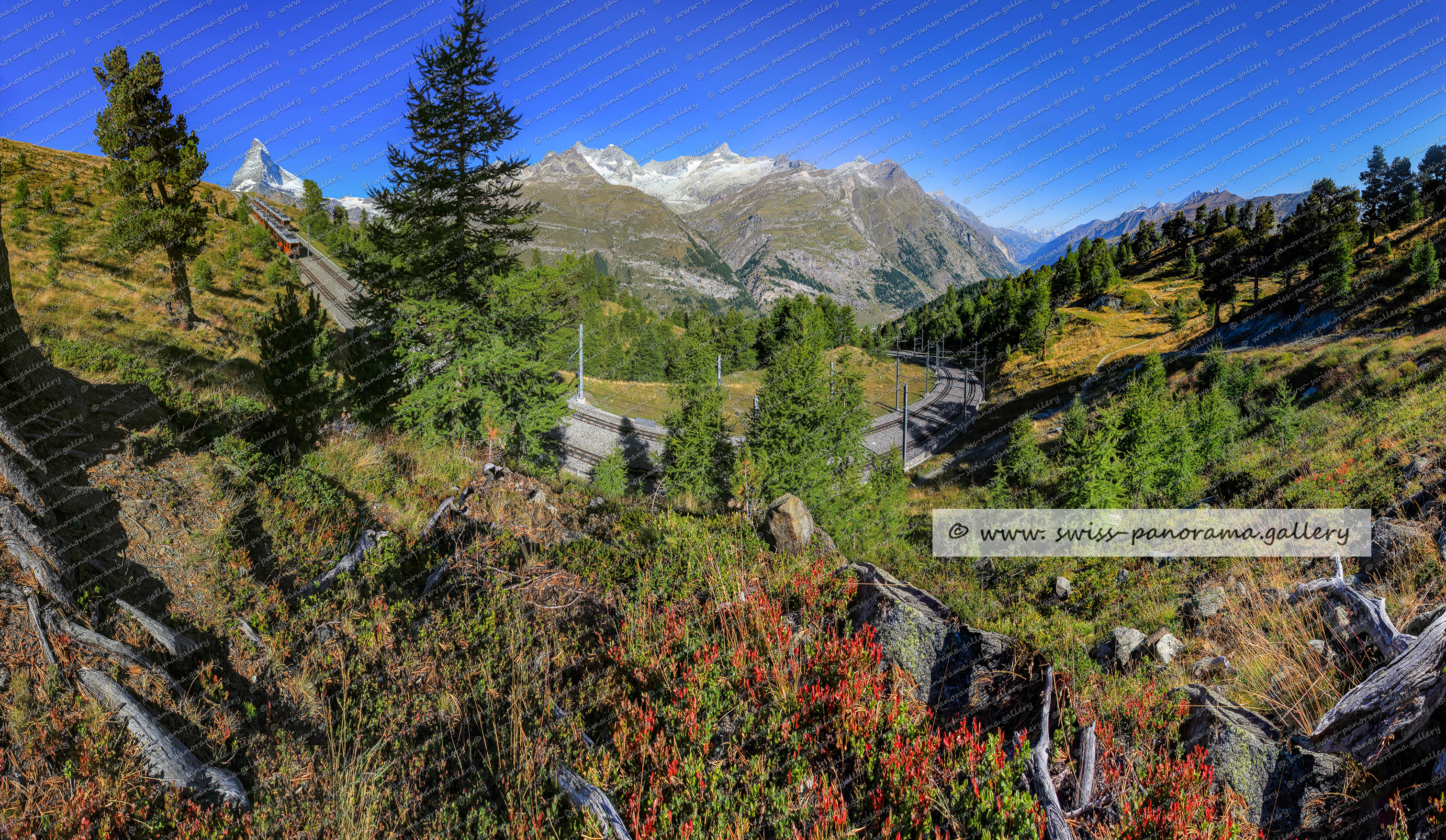 Entlang des Saastaler Höhenweg Walliser Alpenpanorama, Signalkuppe 4554m, Zumsteinspitze 4554m. Nordend 4609m, Strahlhorn 4190m, Rimpfischhorn 4199m, Allalinhorn 4020m,  Alphubel 4206m, Täschhorn 4491m, Dom 4545m, Lenzspitze 4294m, Nadelhorn 4327m, Stecknadelhorn 4241m, Hohberghorn 4219m, Dürrenhorn 4035m